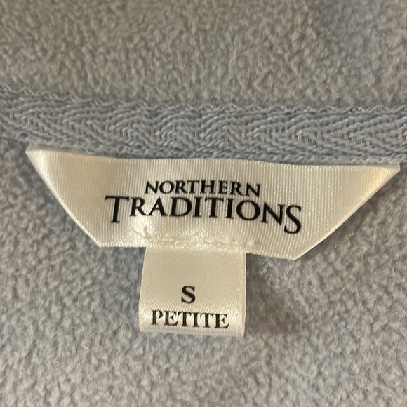 2/$30 Northern Traditions Blue and White Nature Fleece Vest - Picture 15 of 15